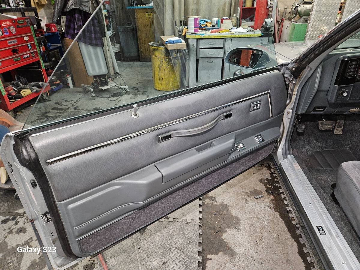 Chevrolet-el-camino-1986-silver-12