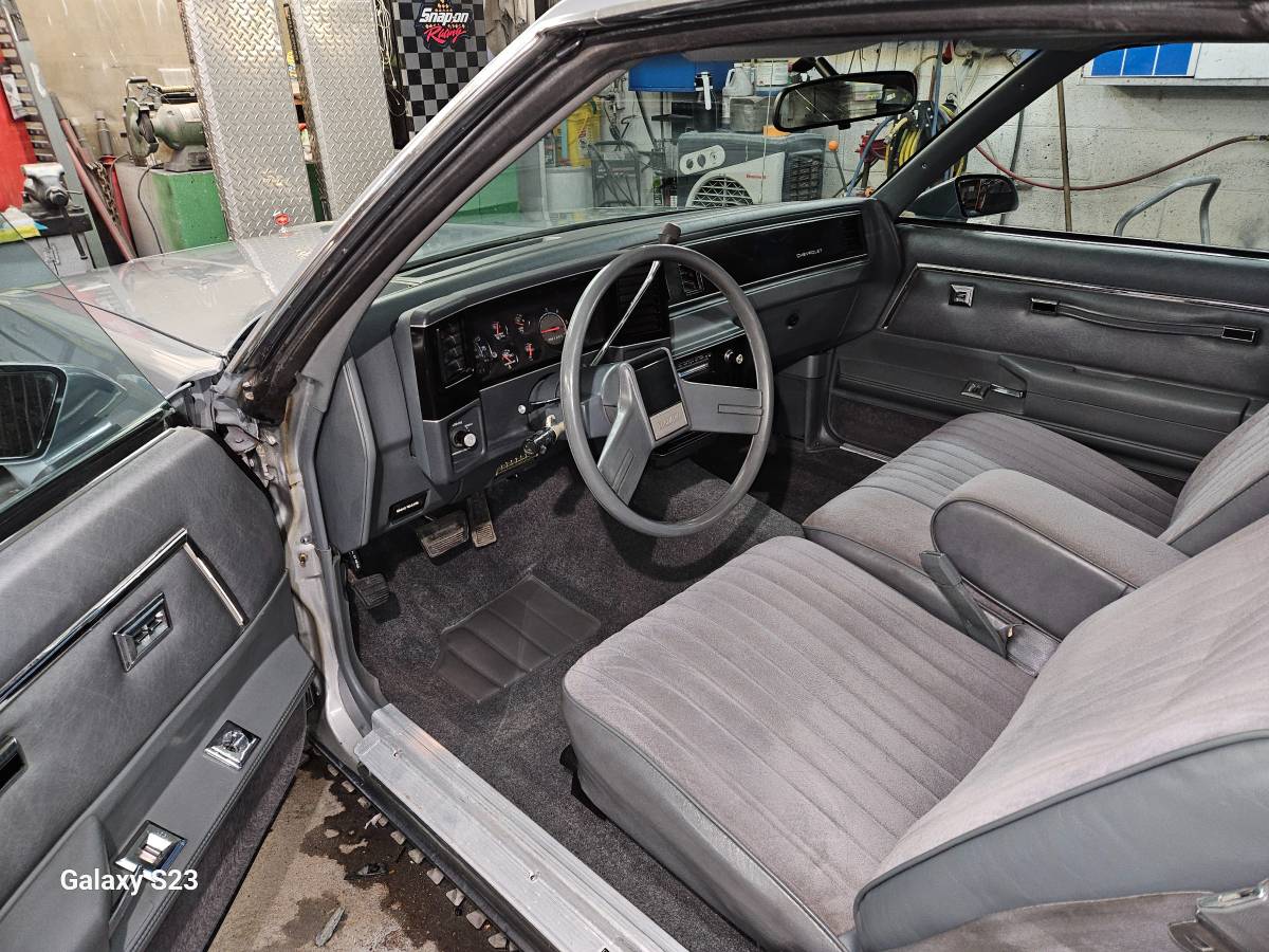 Chevrolet-el-camino-1986-silver-13