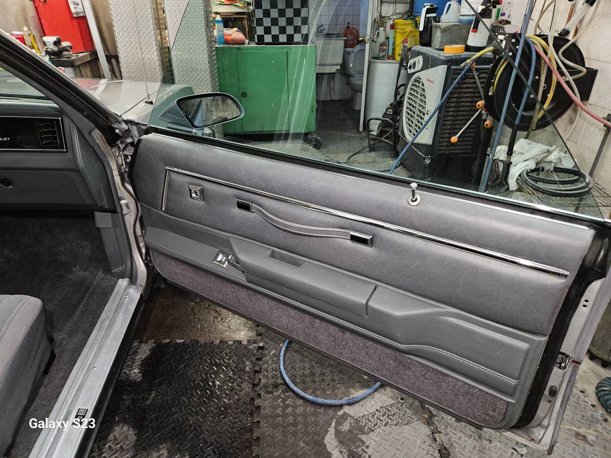 Chevrolet-el-camino-1986-silver-2