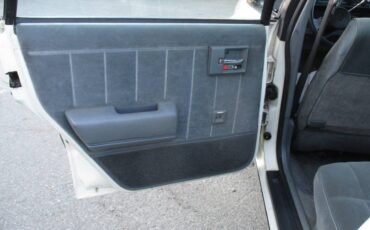 Chevrolet-euro-sport-1989-white-12