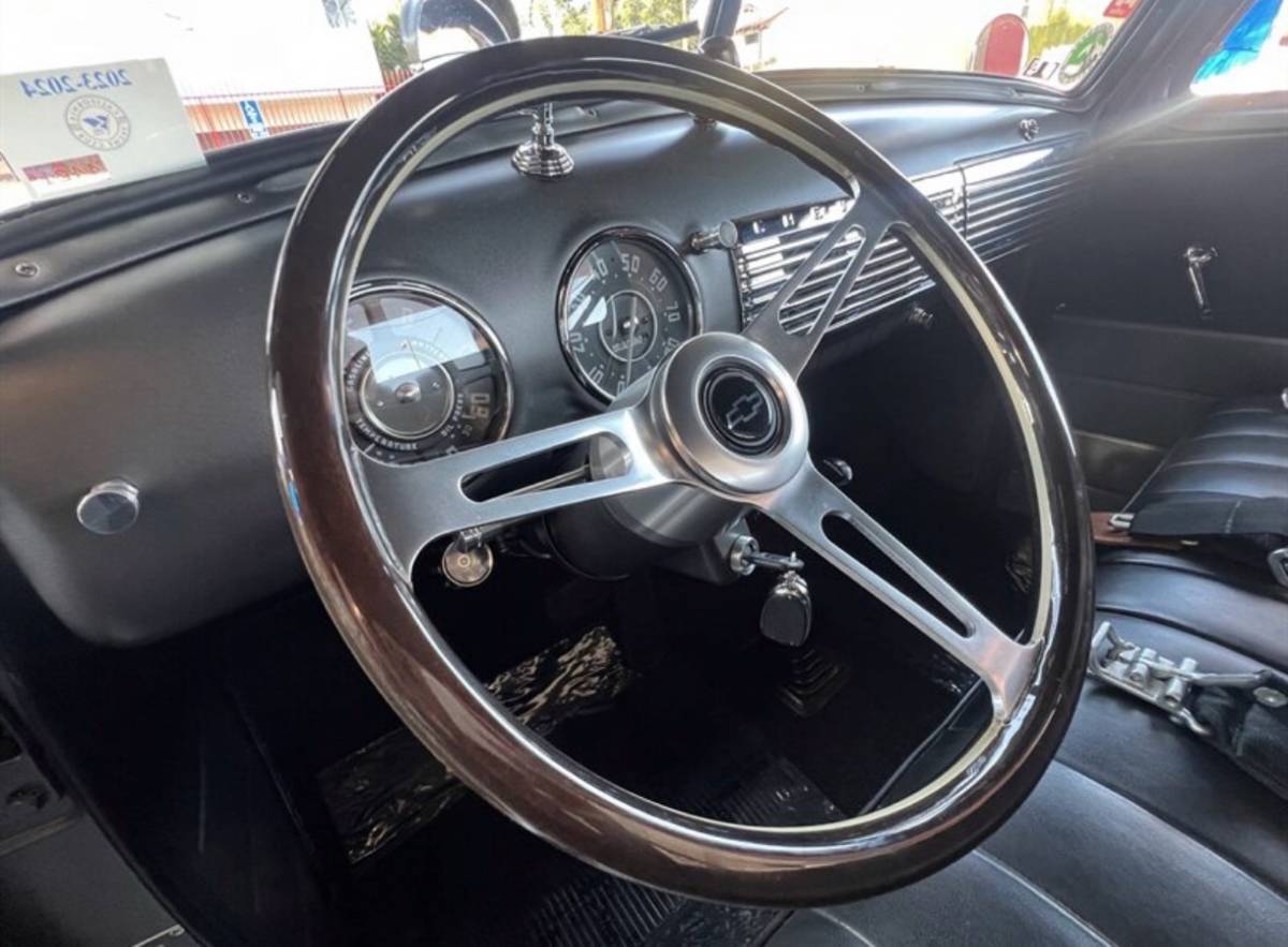 Chevrolet-fleetmaster-1951-black-16