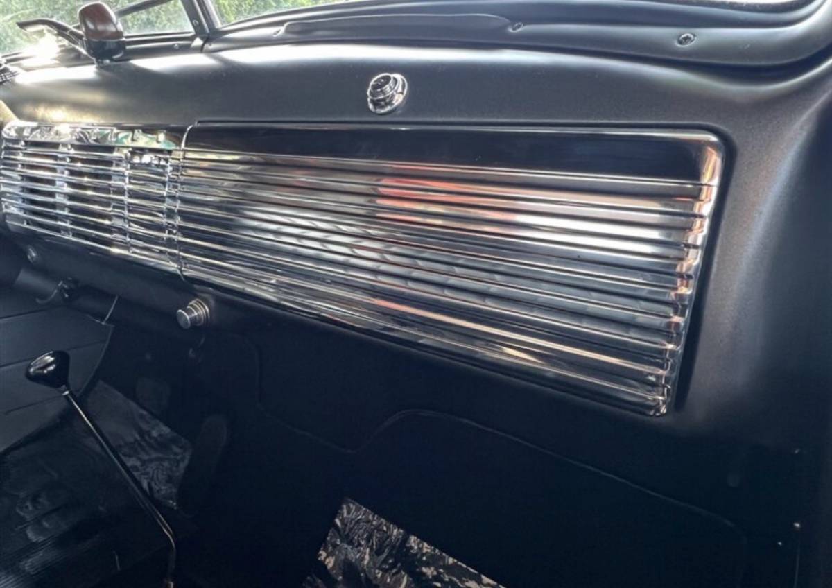 Chevrolet-fleetmaster-1951-black-5