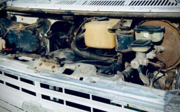 Chevrolet-g-series-12-ton-van-1985-white-1