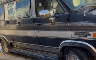 Chevrolet-g-series-34-ton-nominal-1991-silver