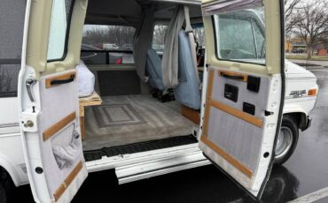 Chevrolet-g-series-34-ton-nominal-1992-white-11