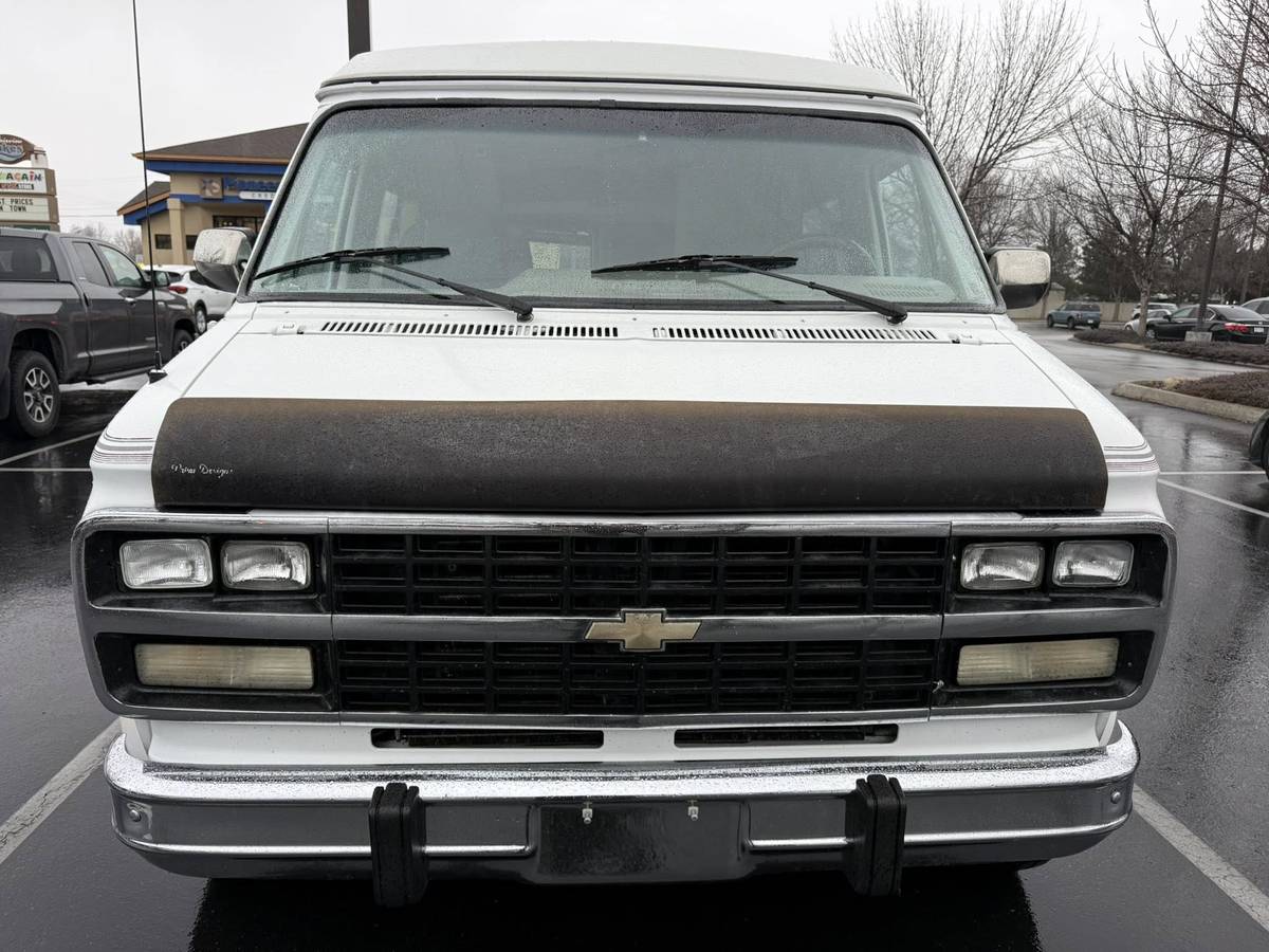 Chevrolet-g-series-34-ton-nominal-1992-white-15