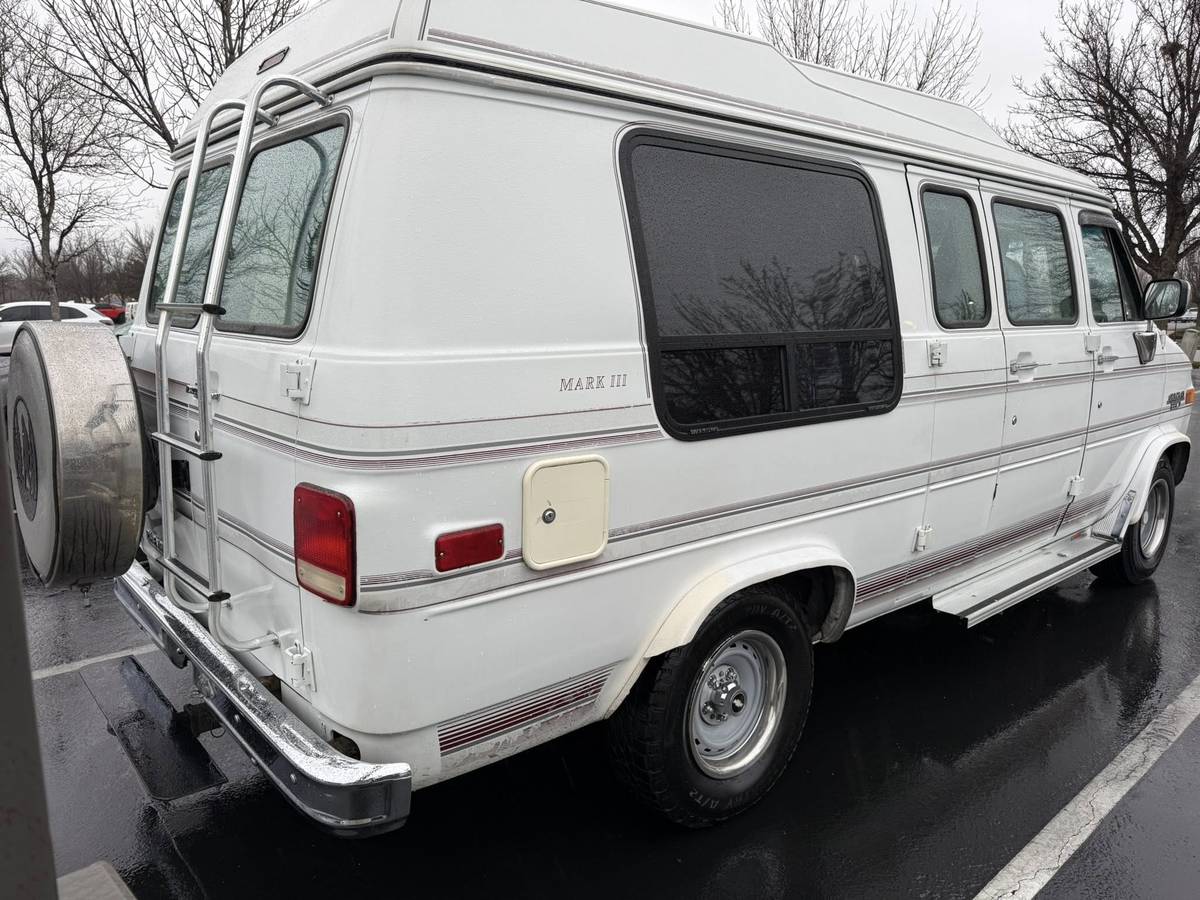 Chevrolet-g-series-34-ton-nominal-1992-white-2