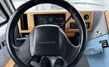 Chevrolet-g-series-34-ton-nominal-1992-white-7