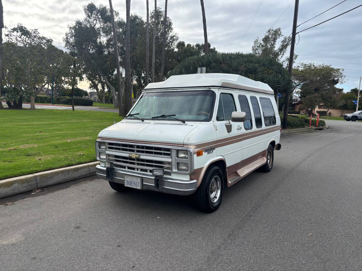Chevrolet-g20-1989-white-3