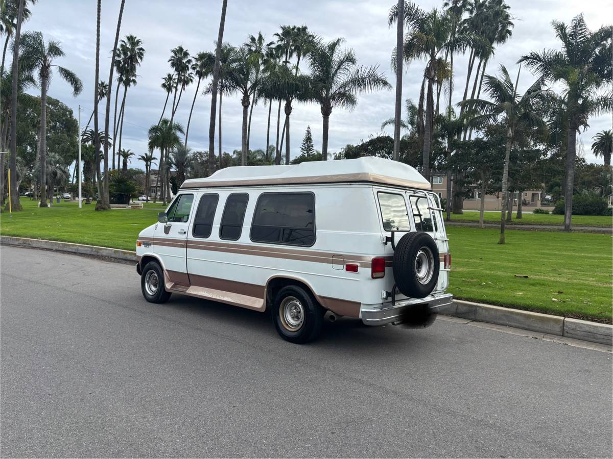 Chevrolet-g20-1989-white-4