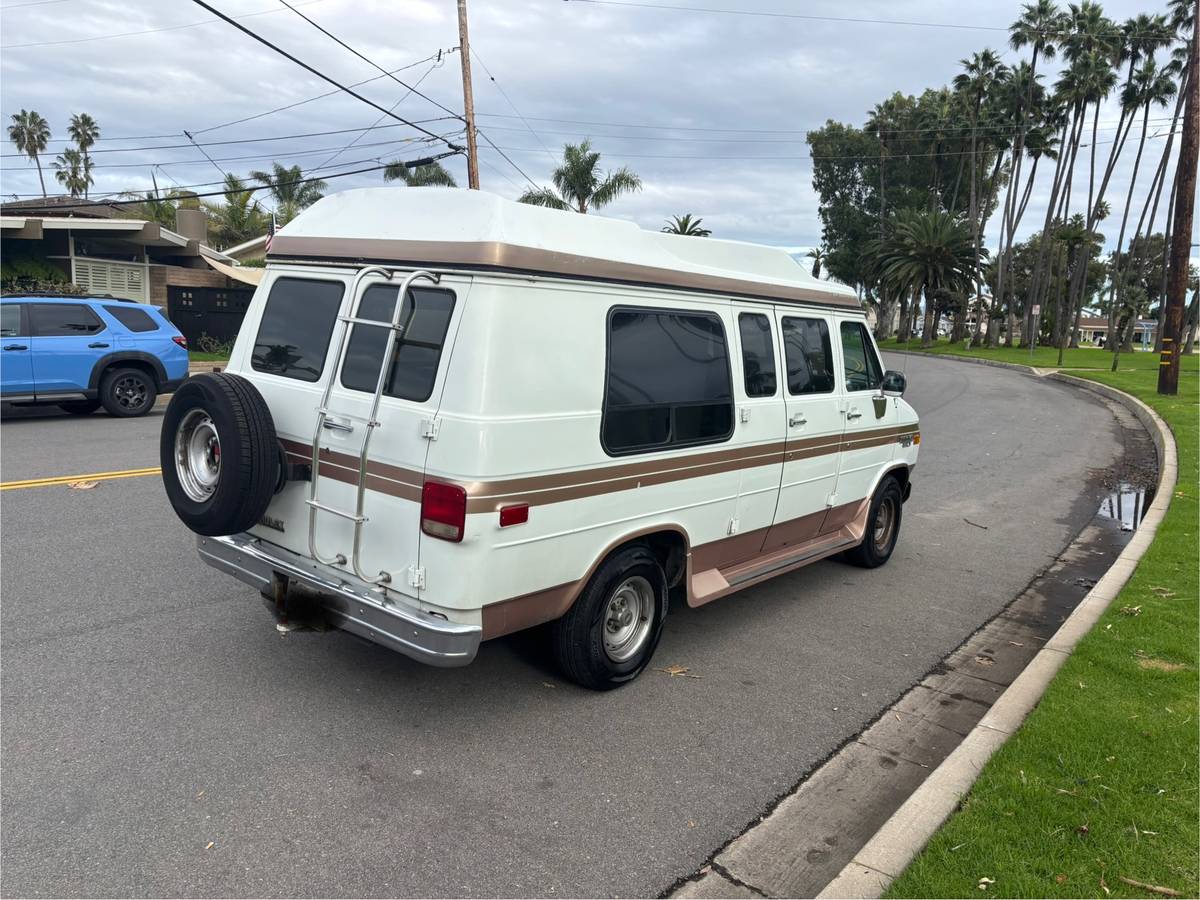 Chevrolet-g20-1989-white-5