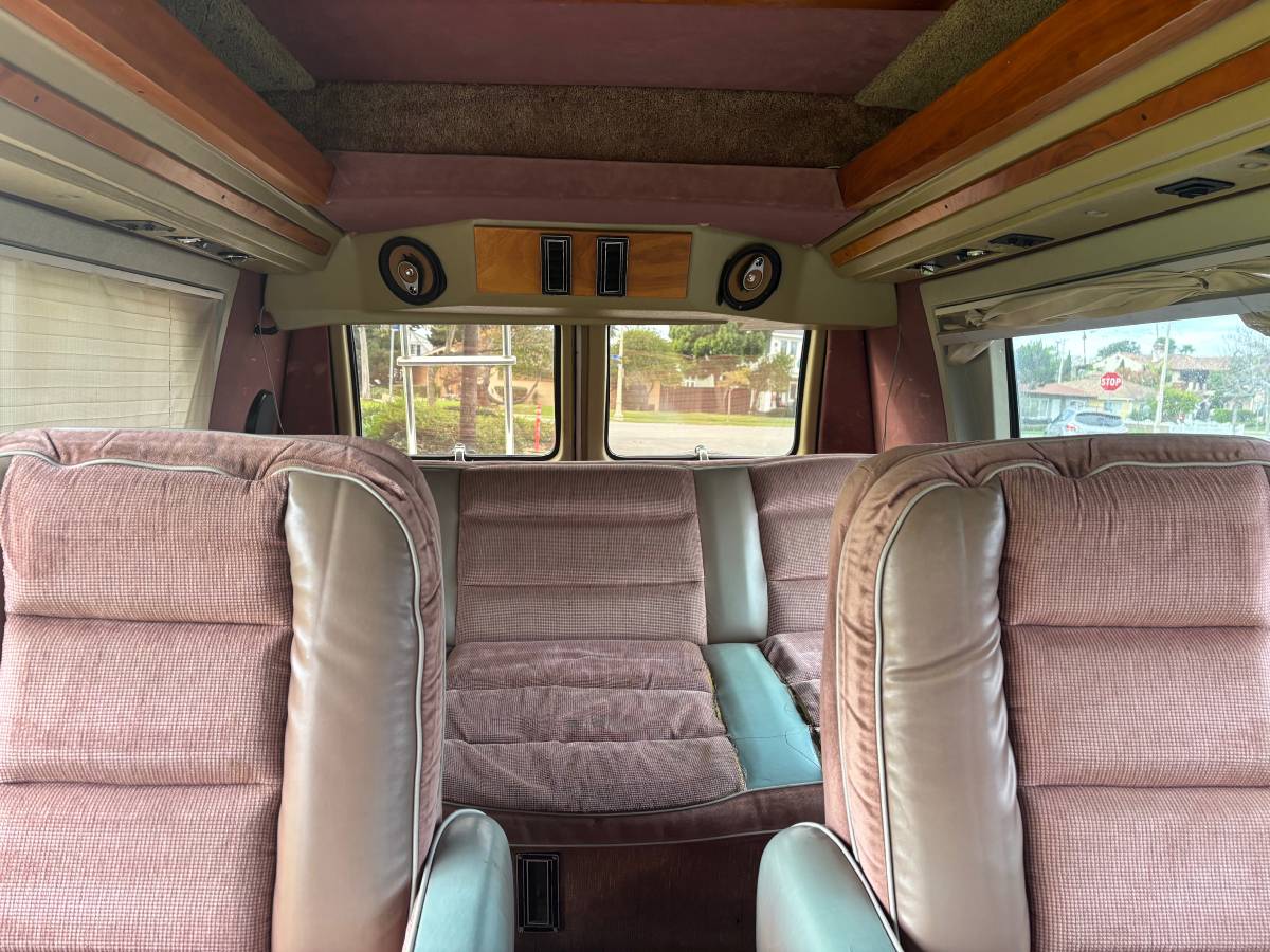 Chevrolet-g20-1989-white-8