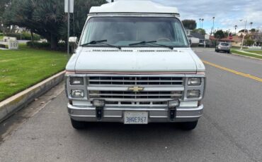 Chevrolet-g20-1990-white-5