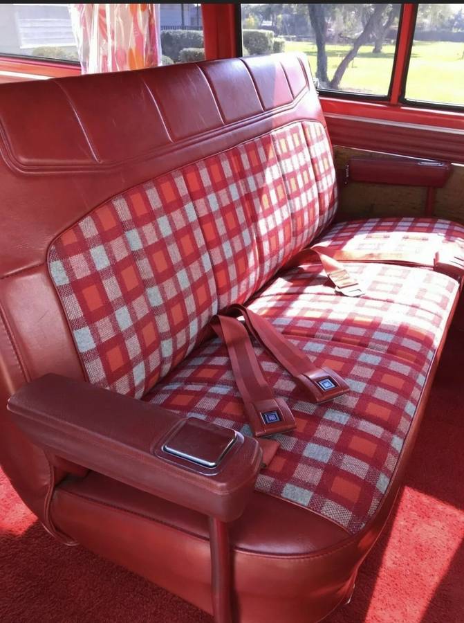 Chevrolet-g20-van-1977-4