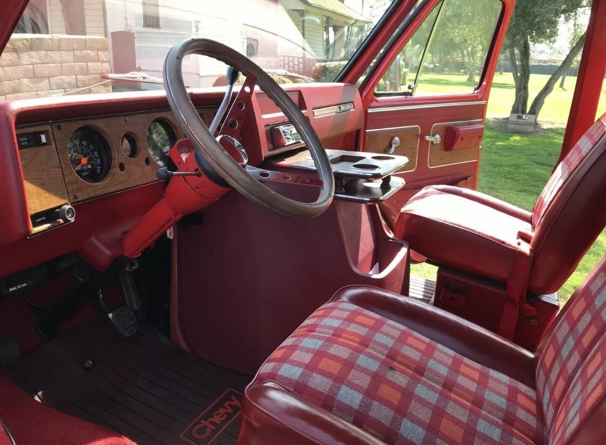 Chevrolet-g20-van-1977-5