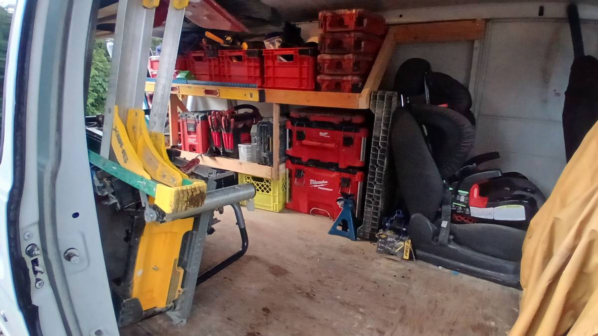 Chevrolet-g20-van-1990-white-10