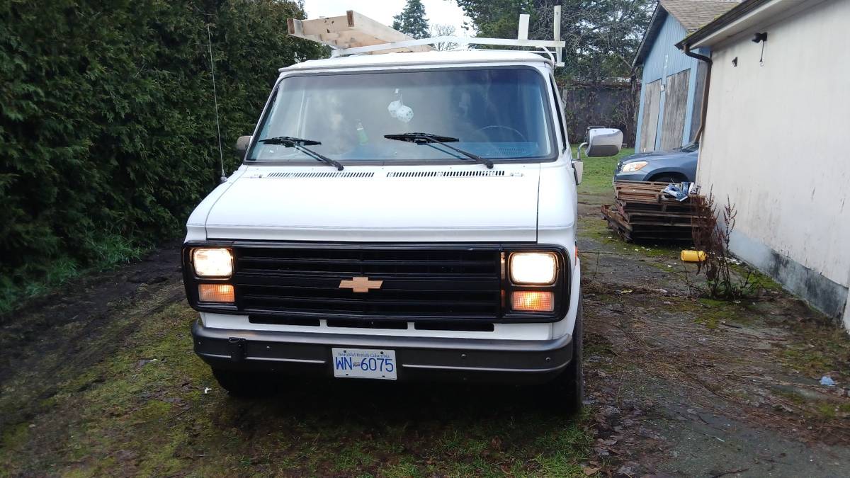 Chevrolet-g20-van-1990-white-15