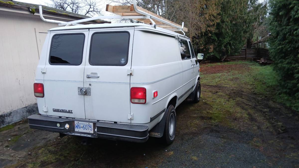 Chevrolet-g20-van-1990-white-16