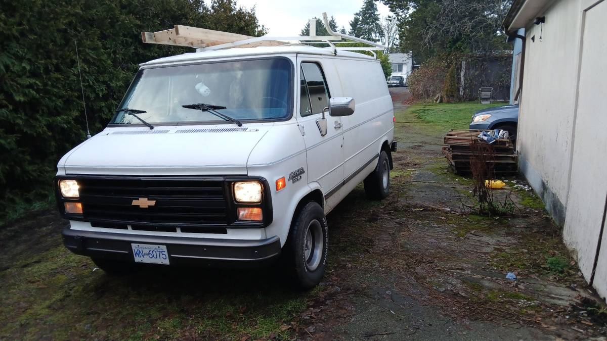 Chevrolet-g20-van-1990-white-3
