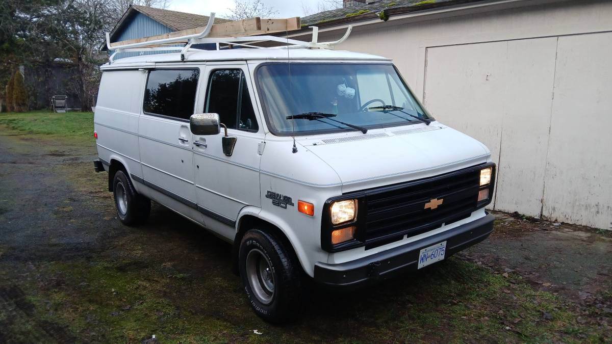 Chevrolet-g20-van-1990-white-4