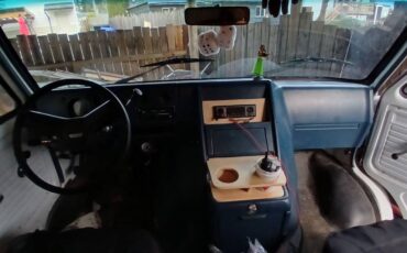 Chevrolet-g20-van-1990-white-9