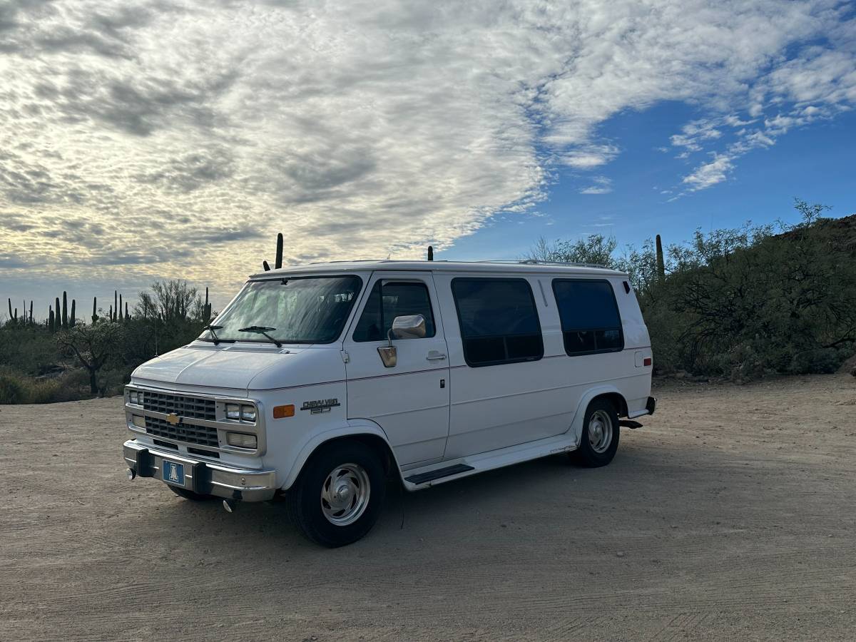 Chevrolet-g20-van-1993-white-6