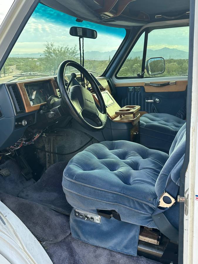 Chevrolet-g20-van-1993-white-8