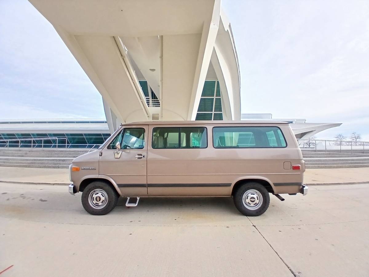 Chevrolet-g20-van-1995-brown-1