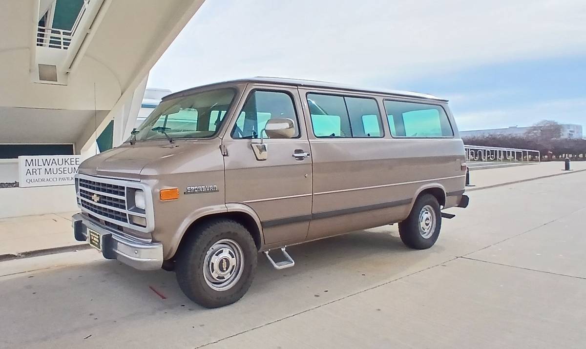 Chevrolet-g20-van-1995-brown