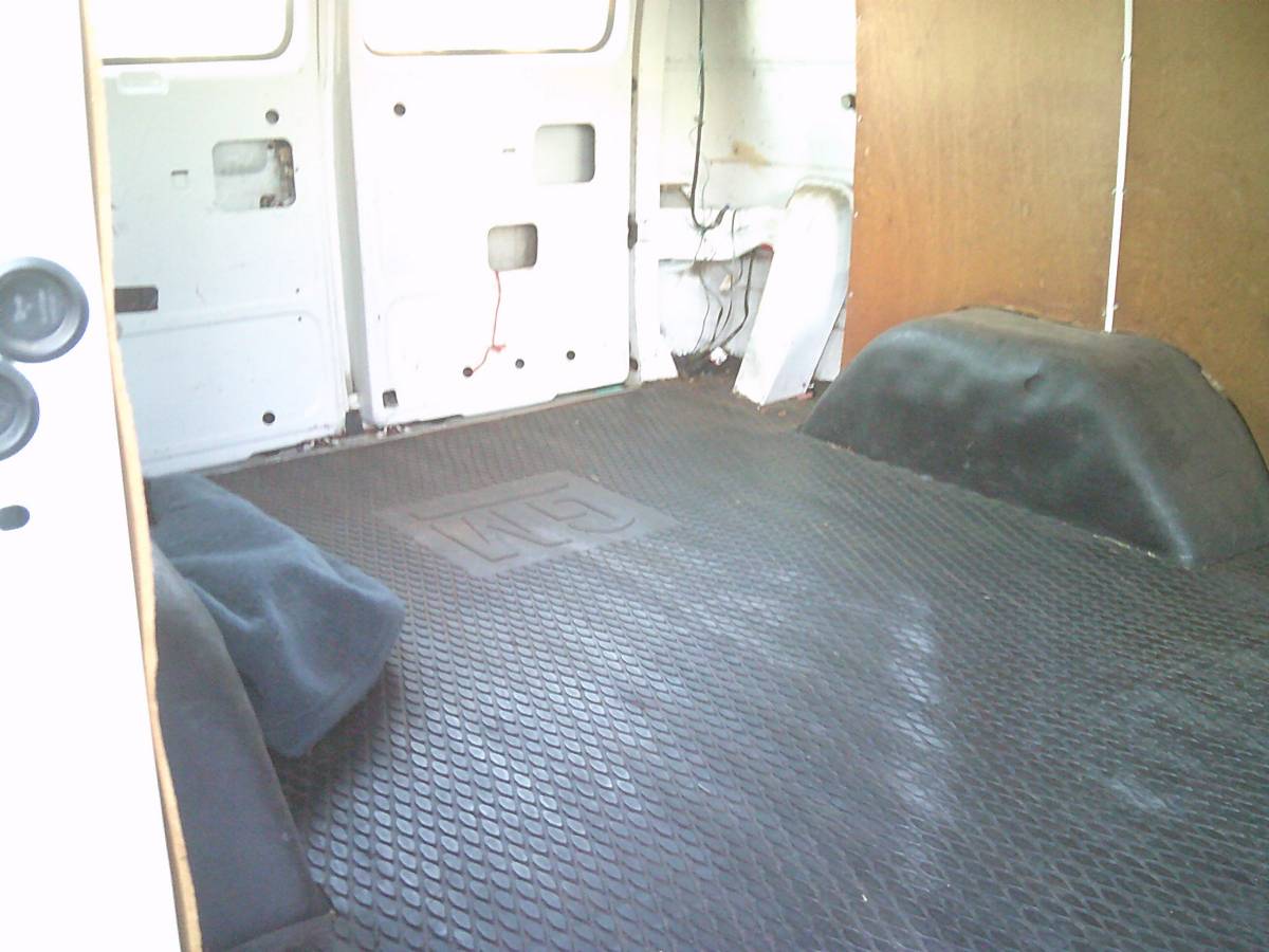 Chevrolet-g20-van-no-windows-v8-at-1-owner-1993-white-10