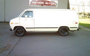 Chevrolet-g20-van-no-windows-v8-at-1-owner-1993-white