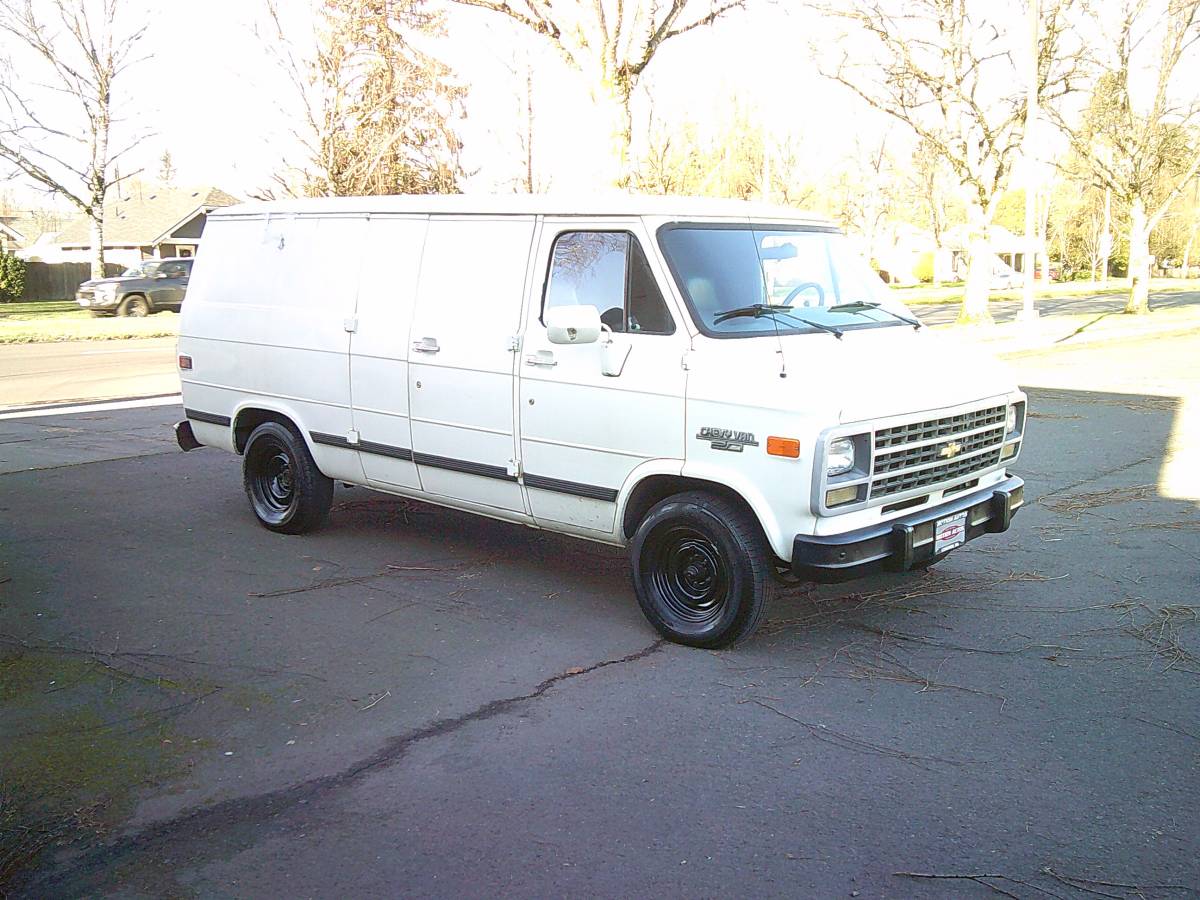 Chevrolet-g20-van-no-windows-v8-at-1-owner-1993-white-8