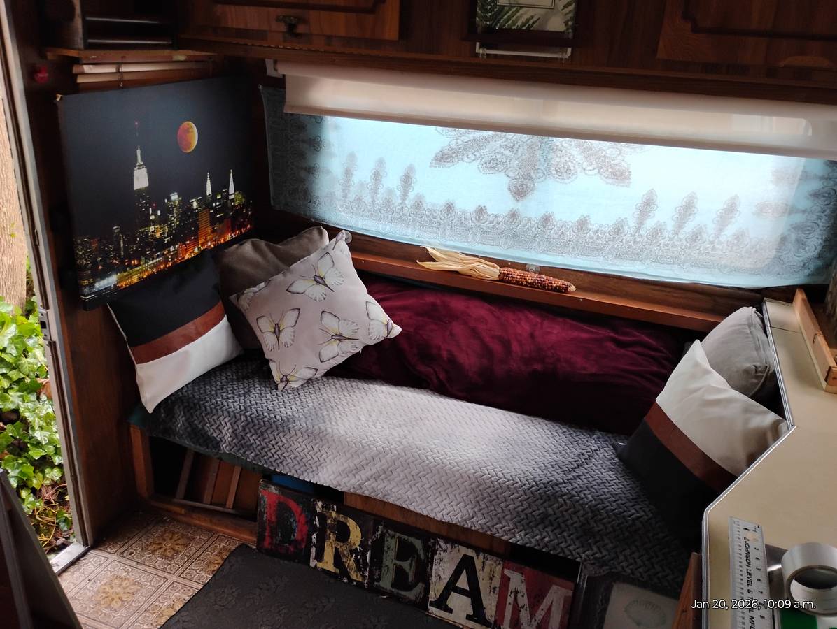 Chevrolet-g30-1980-white-1