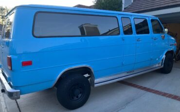 Chevrolet-g30-1990-blue-1