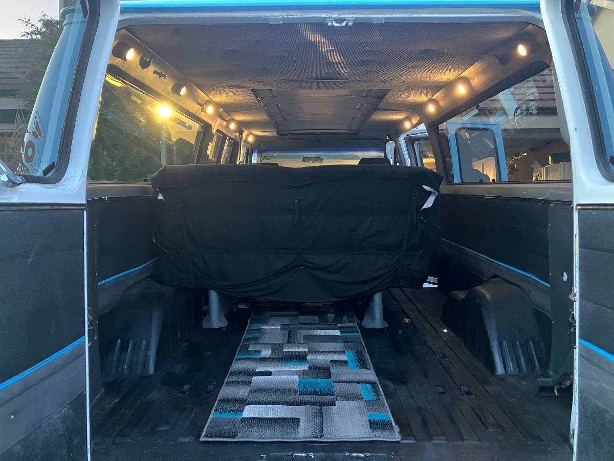 Chevrolet-g30-1990-blue-9