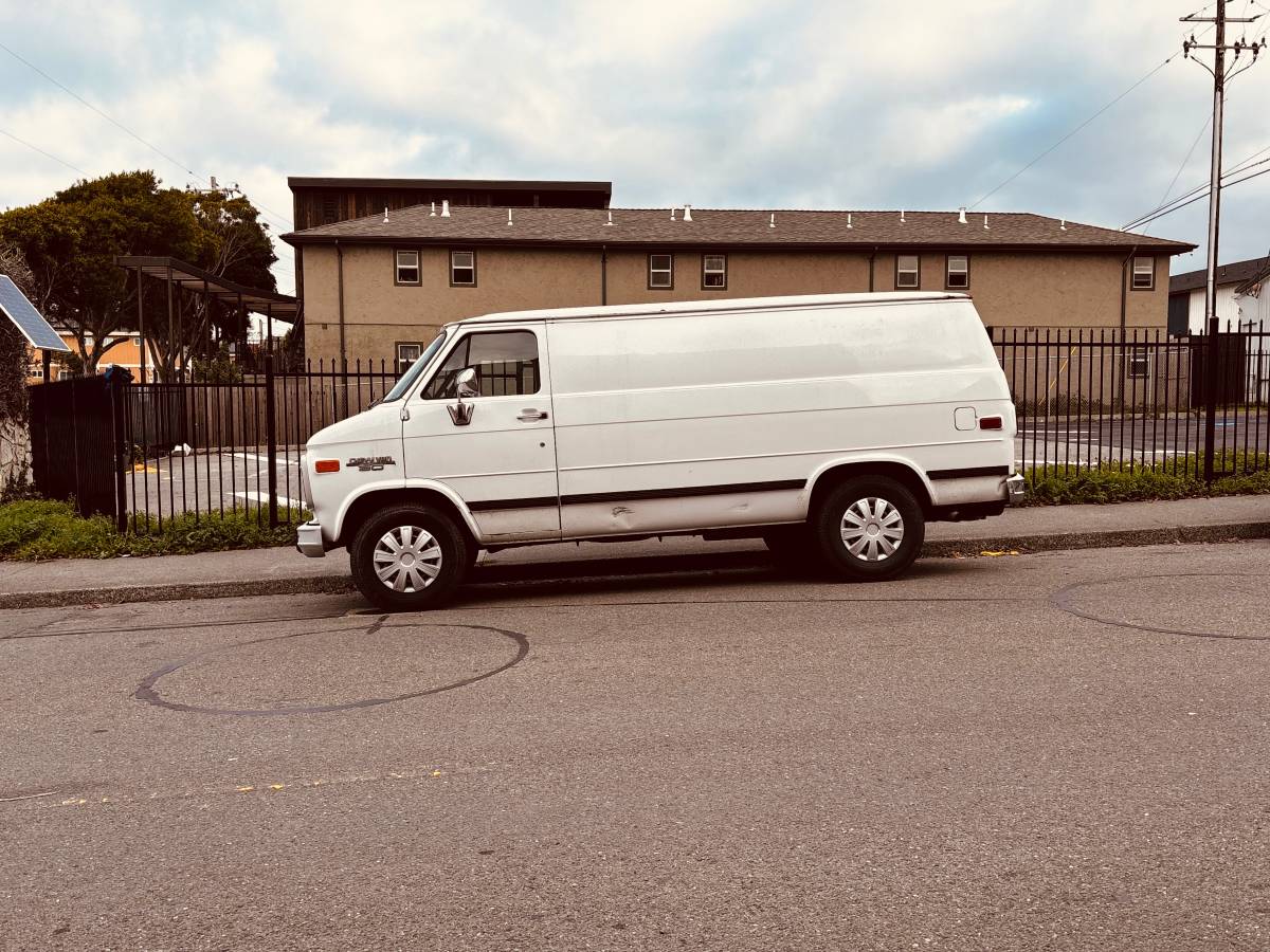 Chevrolet-g30-1995-white-1