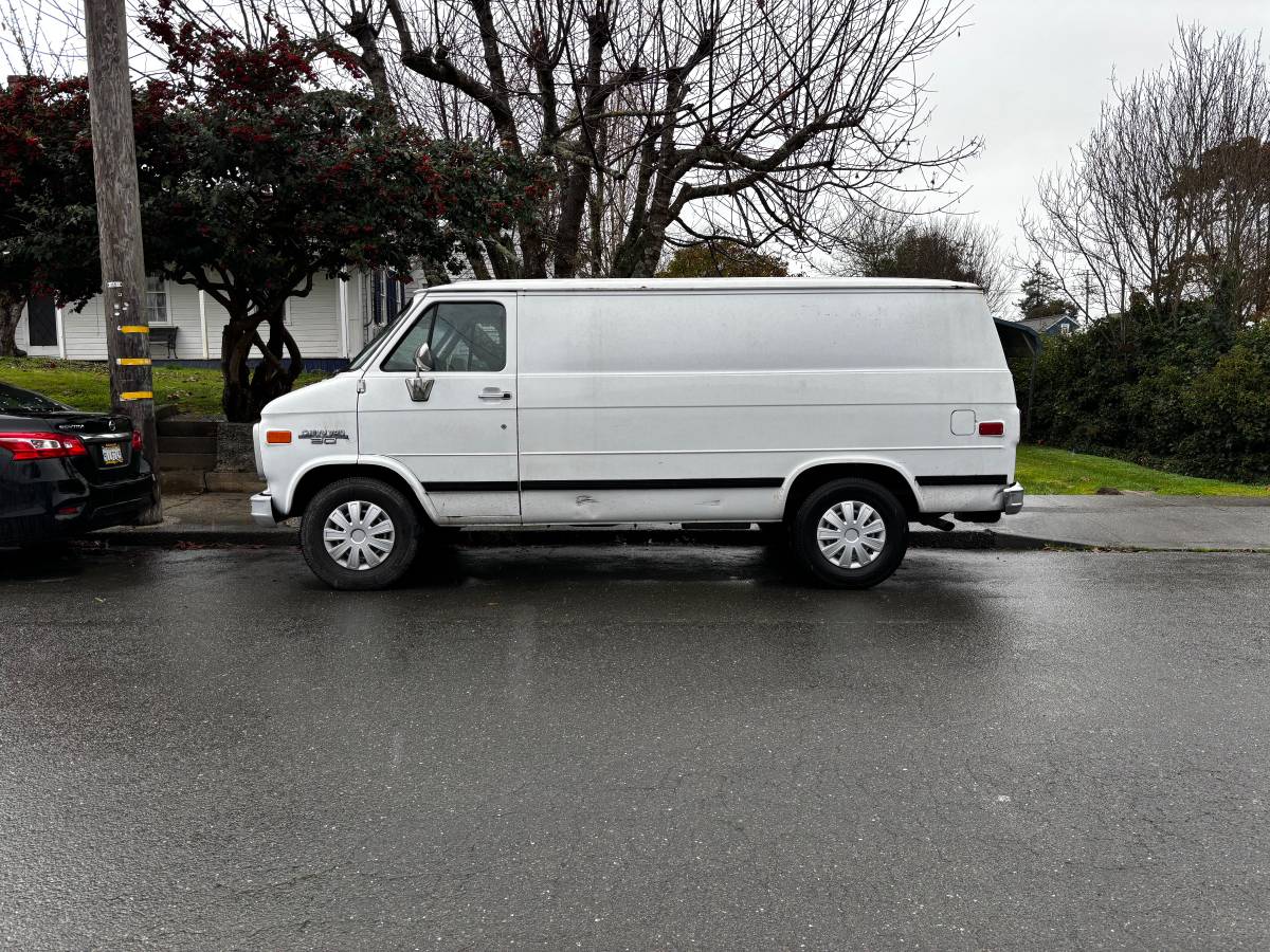 Chevrolet-g30-1995-white-4