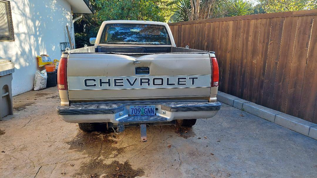 Chevrolet-gmt-400-1-ton-nominal-1988-custom-2