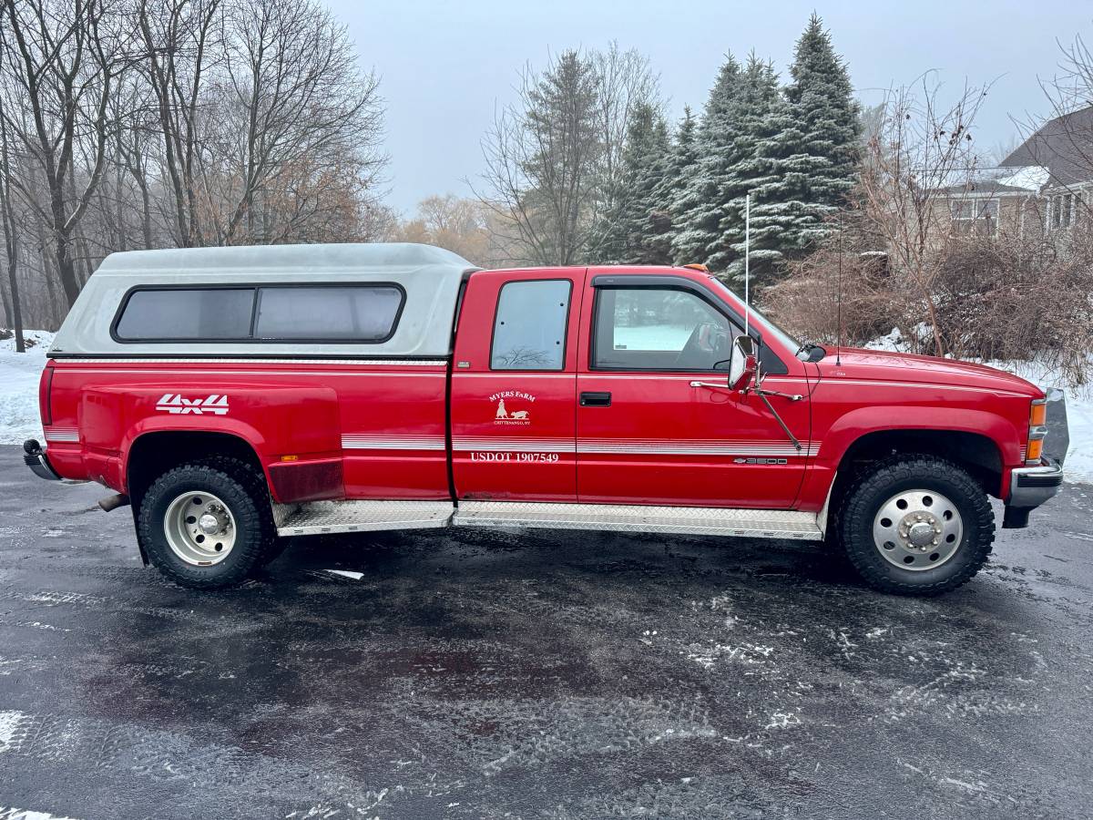 Chevrolet-gmt-400-1-ton-nominal-1994-red-1