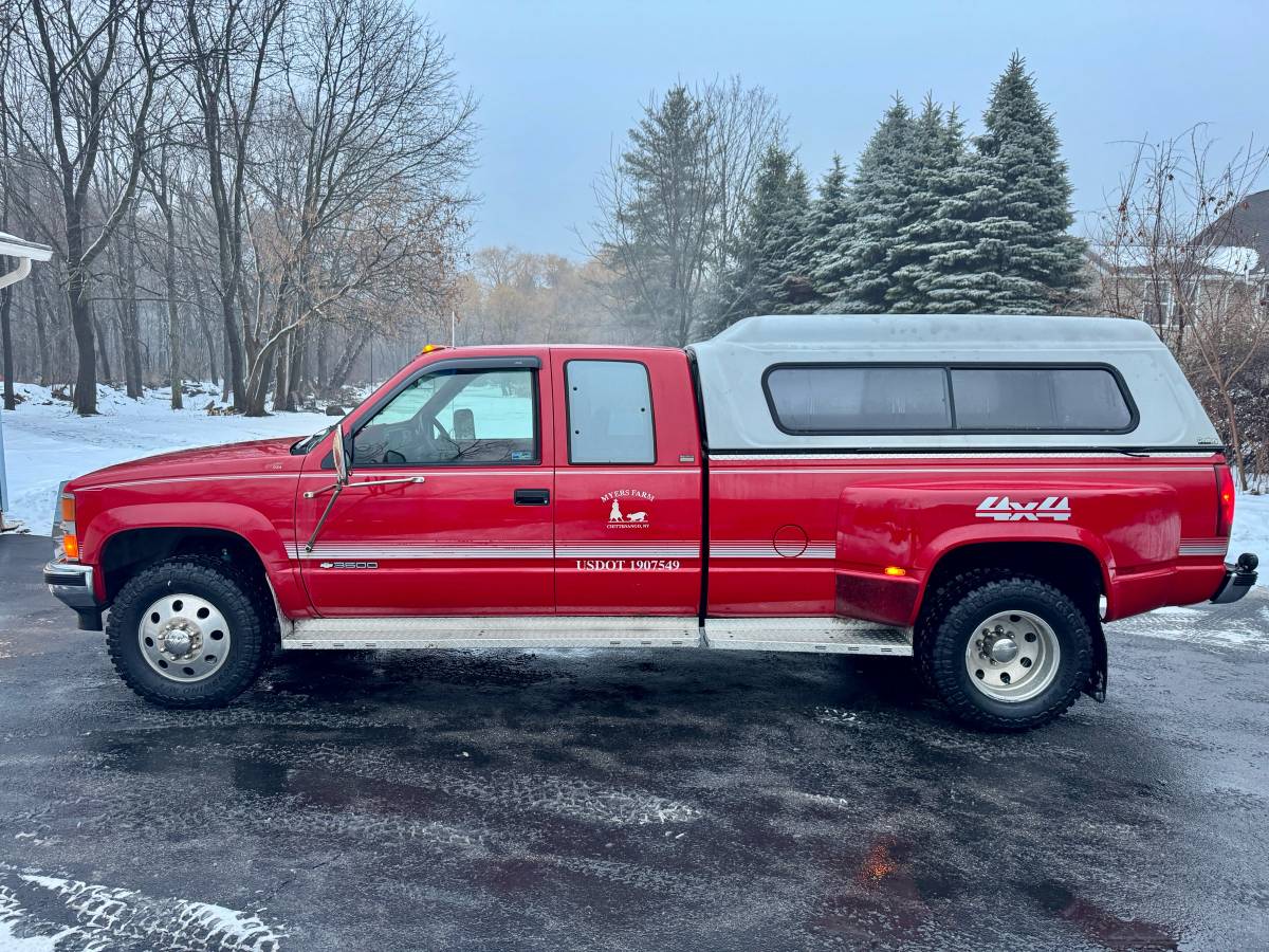 Chevrolet-gmt-400-1-ton-nominal-1994-red-2