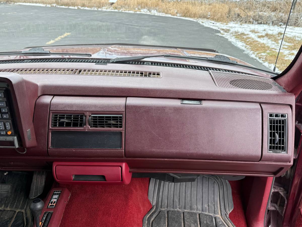 Chevrolet-gmt-400-12-ton-nominal-1994-red-9