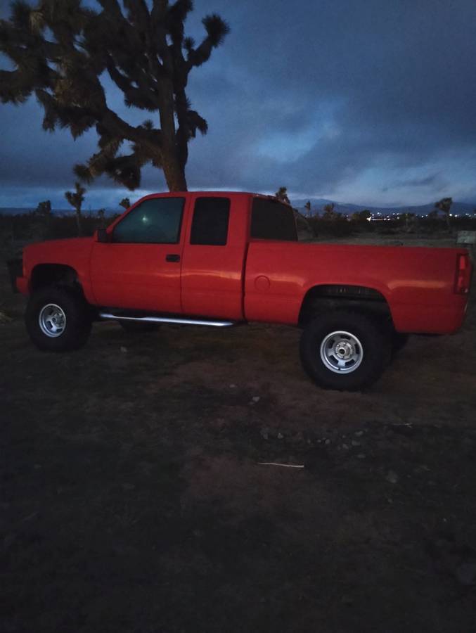 Chevrolet-gmt-400-12-ton-nominal-1995-red-1