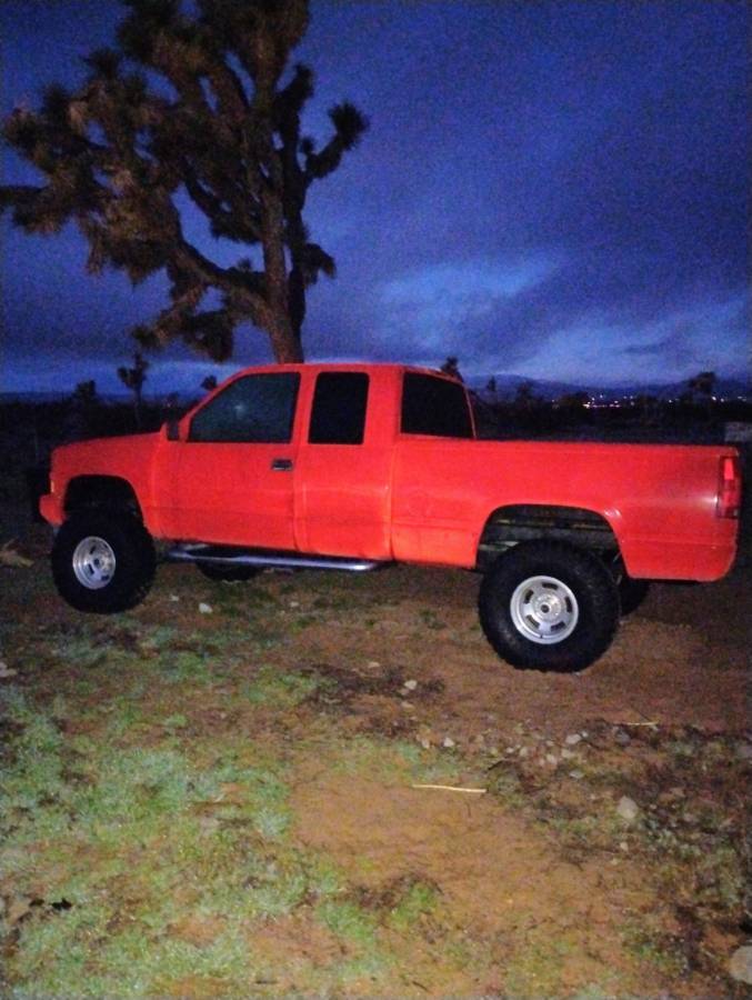 Chevrolet-gmt-400-12-ton-nominal-1995-red-2