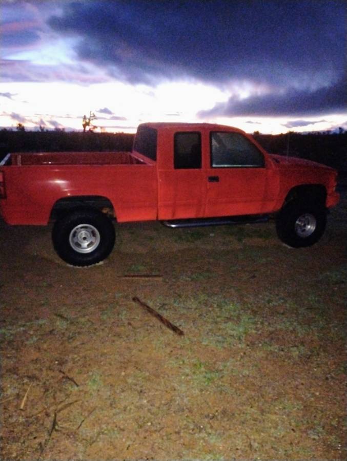 Chevrolet-gmt-400-12-ton-nominal-1995-red-4