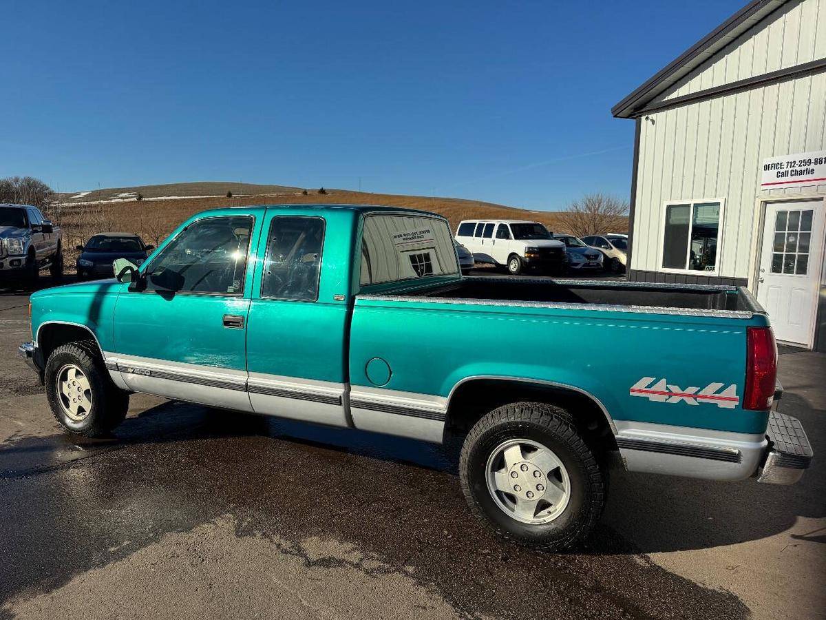 Chevrolet-gmt-400-1993-green-1