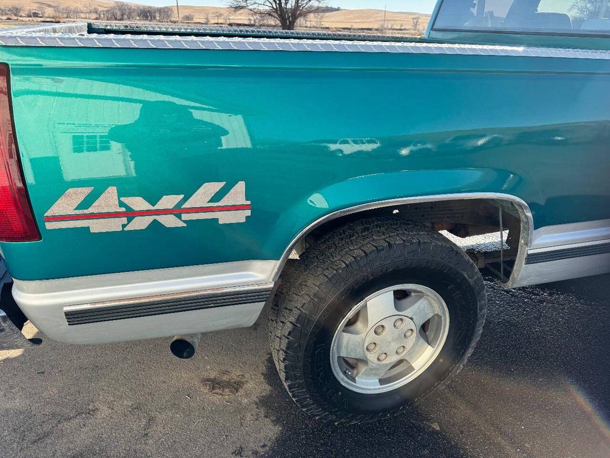 Chevrolet-gmt-400-1993-green-15