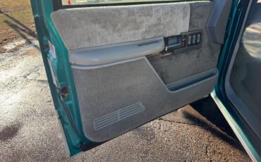 Chevrolet-gmt-400-1993-green-19