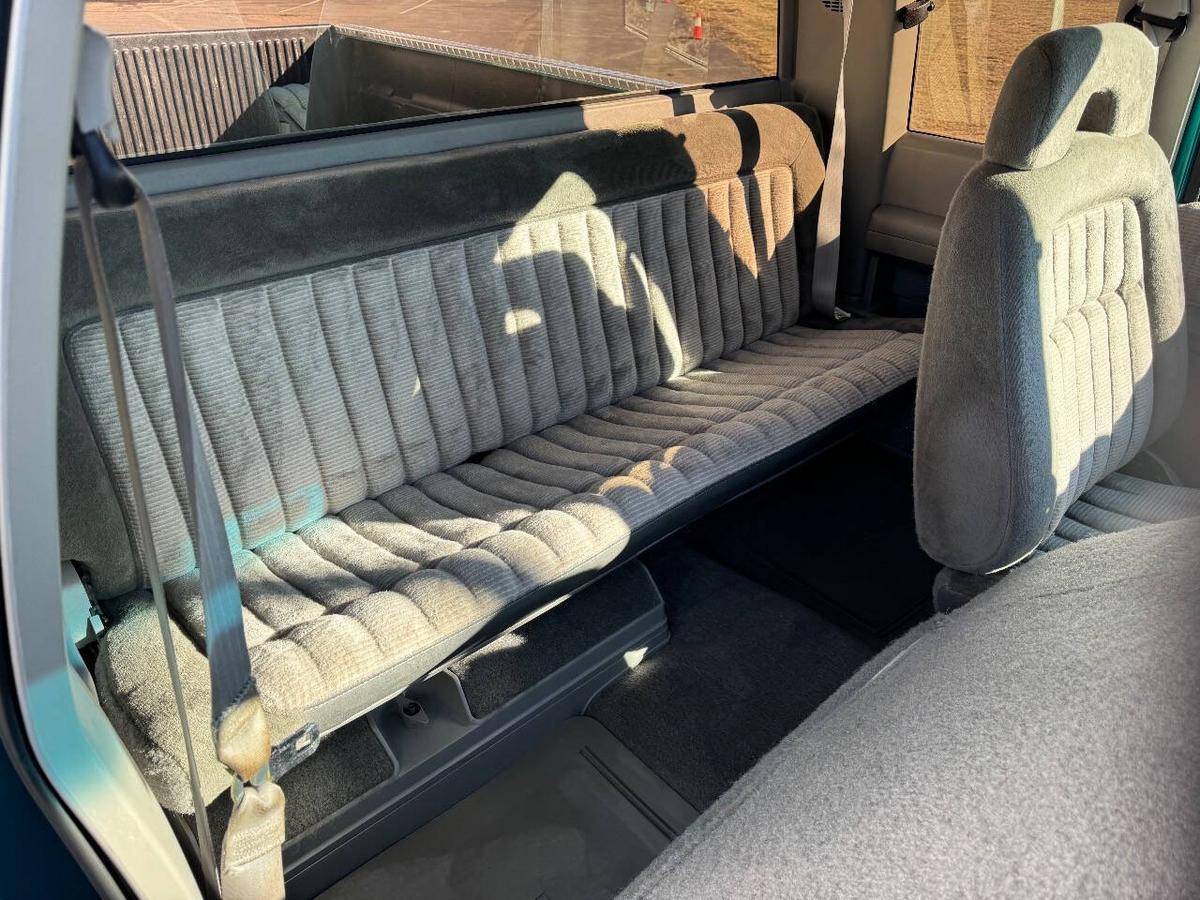 Chevrolet-gmt-400-1993-green-21