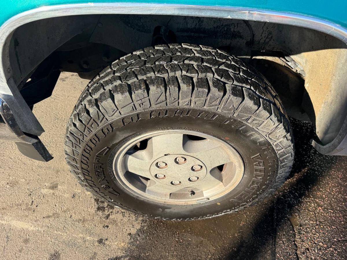 Chevrolet-gmt-400-1993-green-4