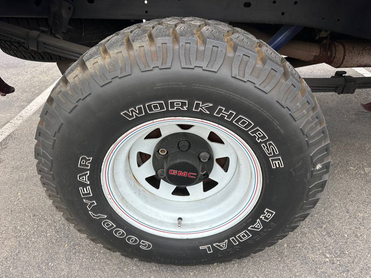 Chevrolet-gmt-400-conventional-cab-1988-6